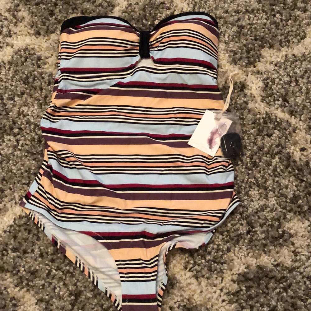 MATERNITY ALERT! 💗💙  Jessica Simpson maternity one piece bathing suit